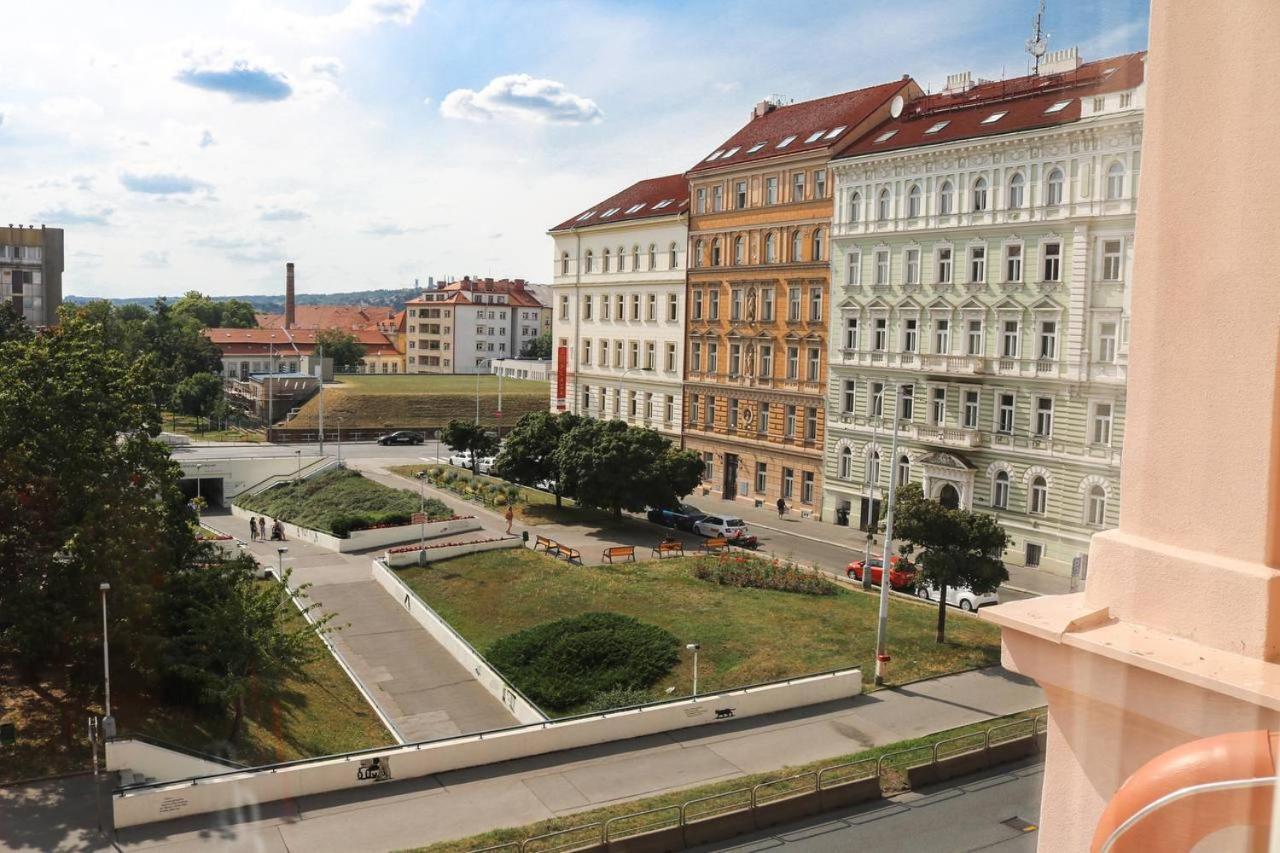 Rose Suites And Rooms Prag Eksteriør billede