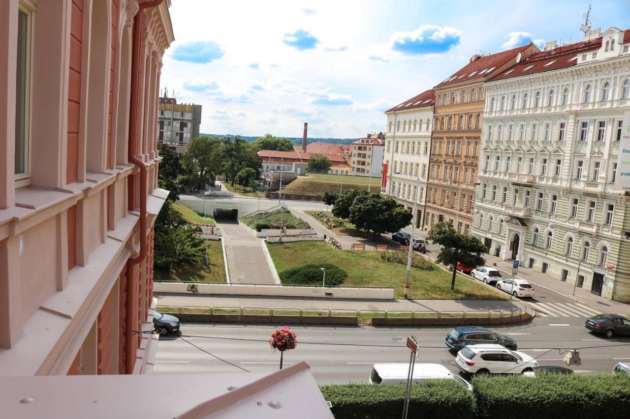 Rose Suites And Rooms Prag Eksteriør billede