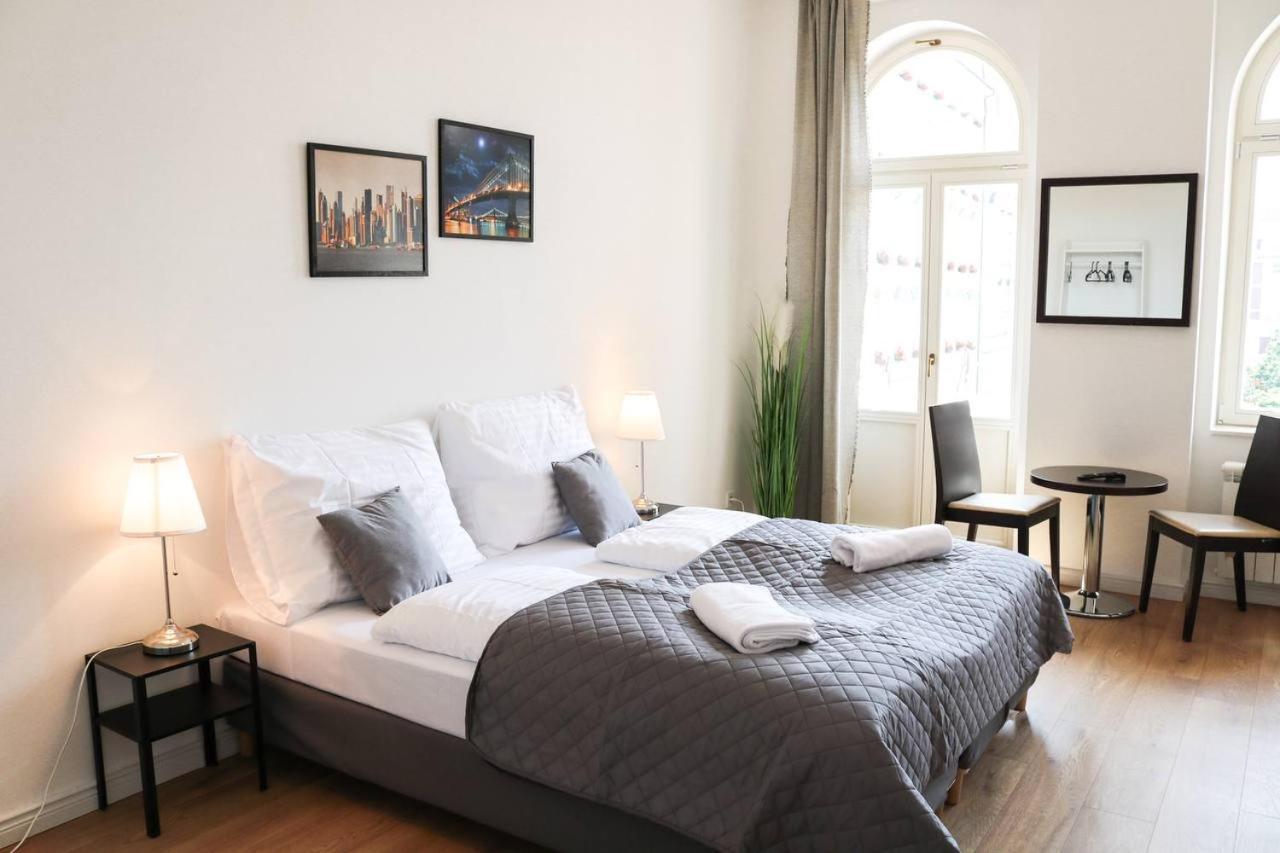 Rose Suites And Rooms Prag Eksteriør billede